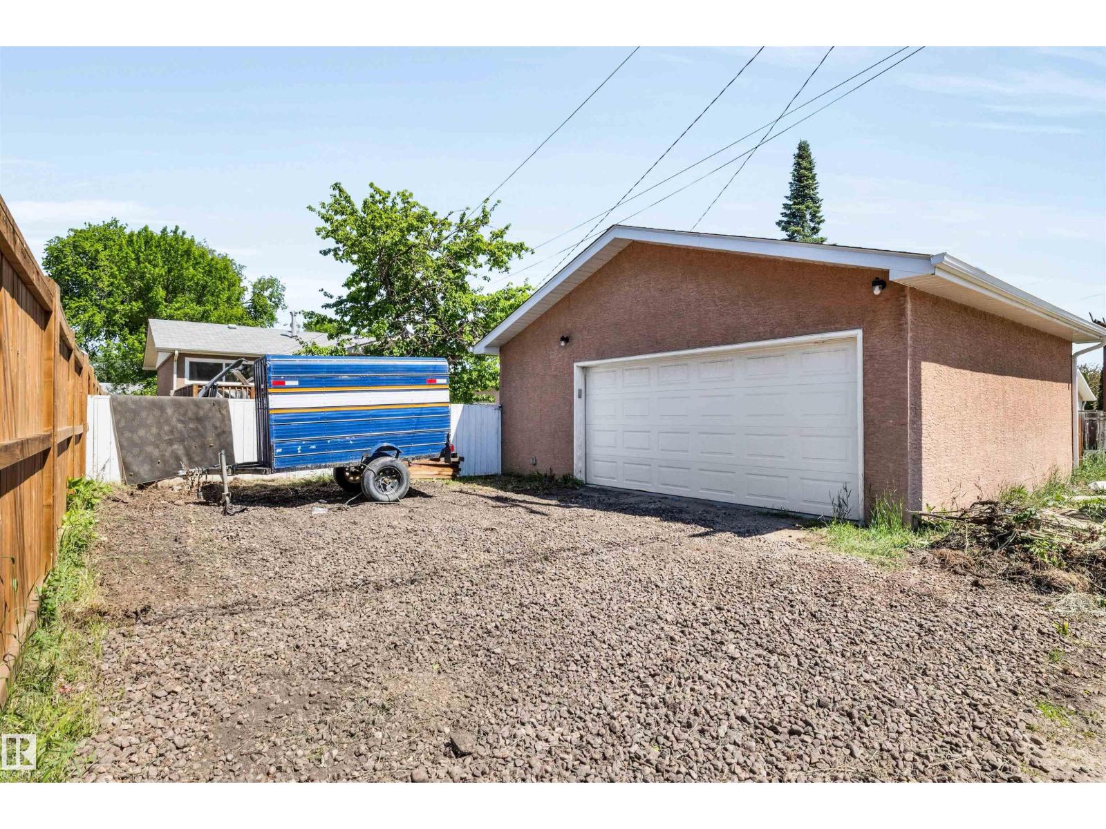 3619 110 AV NW - 11