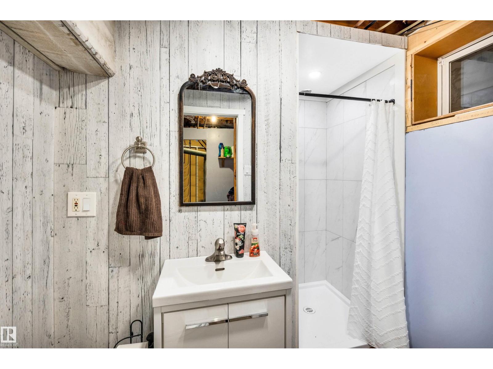 3619 110 AV NW - 23