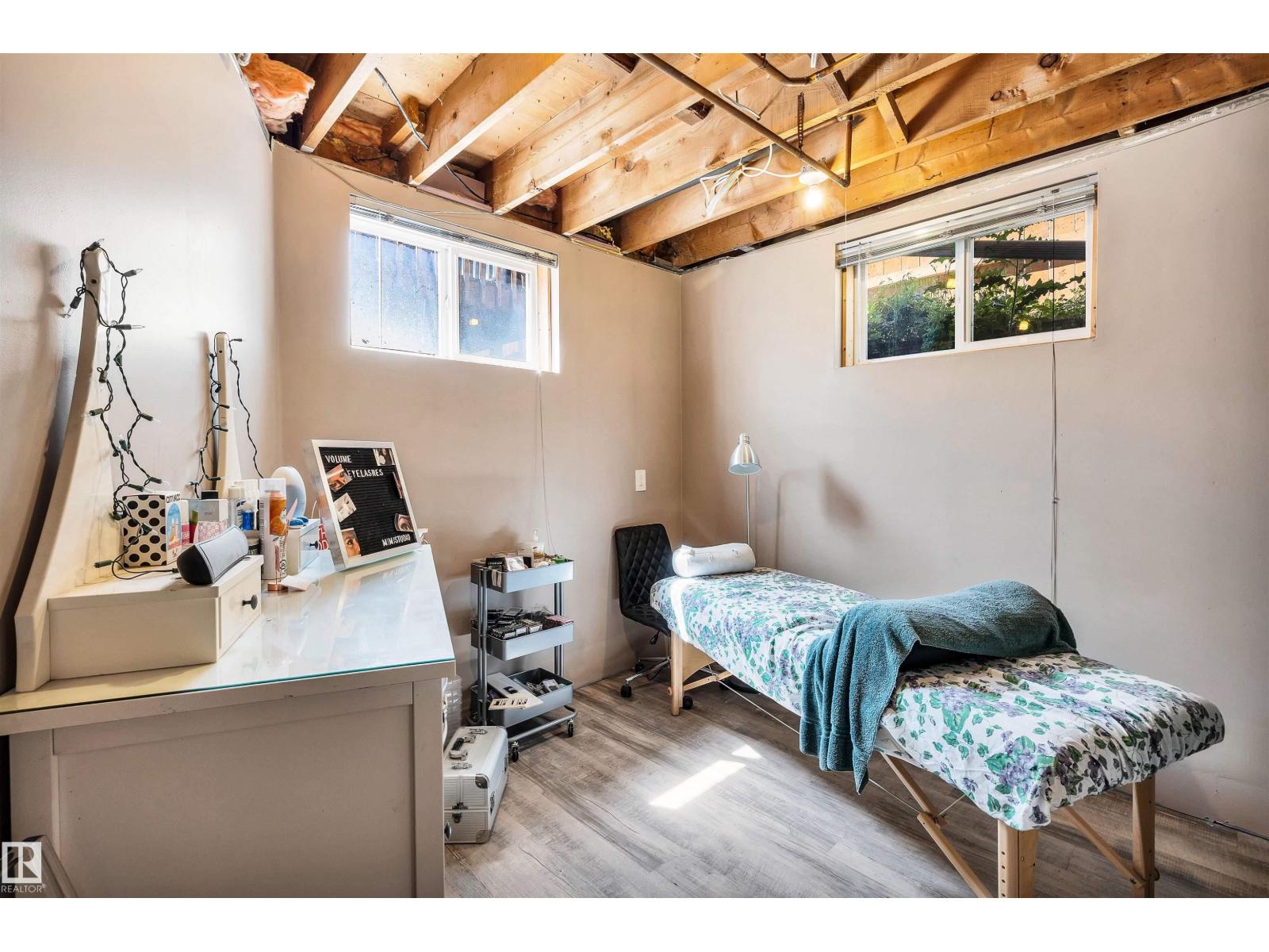 3619 110 AV NW - 21