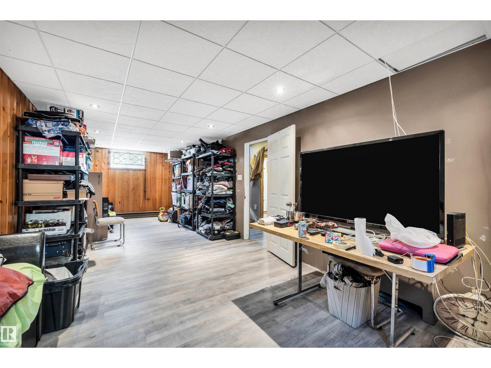 3619 110 AV NW - 19