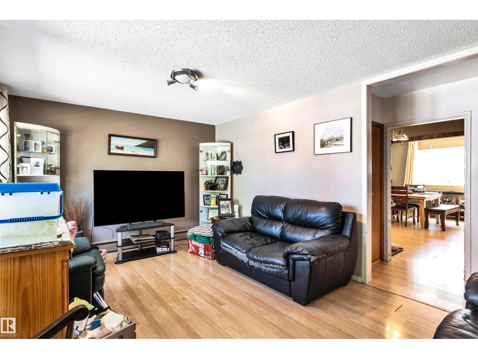 3619 110 AV NW - 4