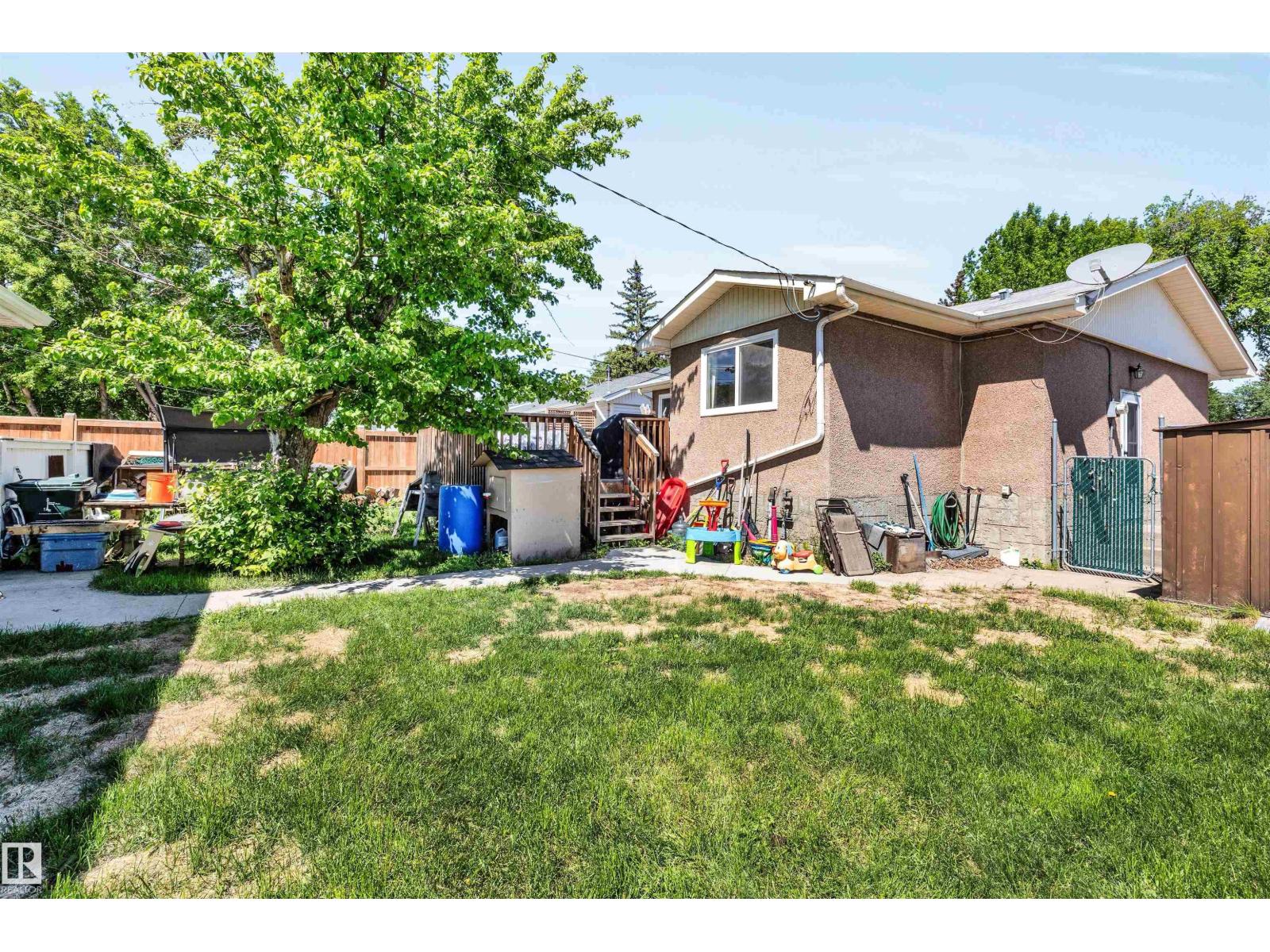 3619 110 AV NW - 10