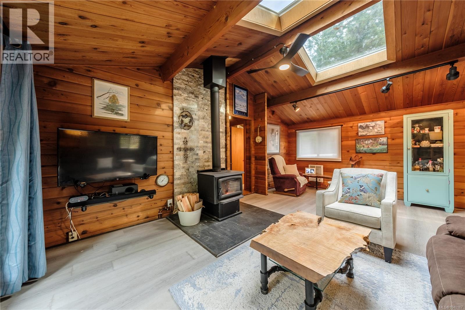 336 Hemlock Ave - 24