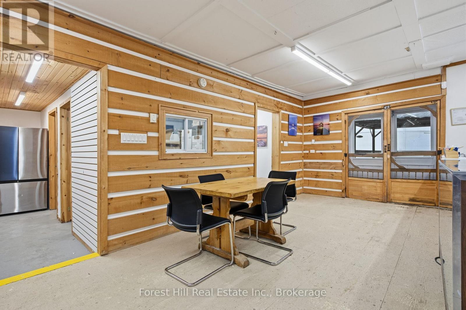 1092 MAIN STREET - 17