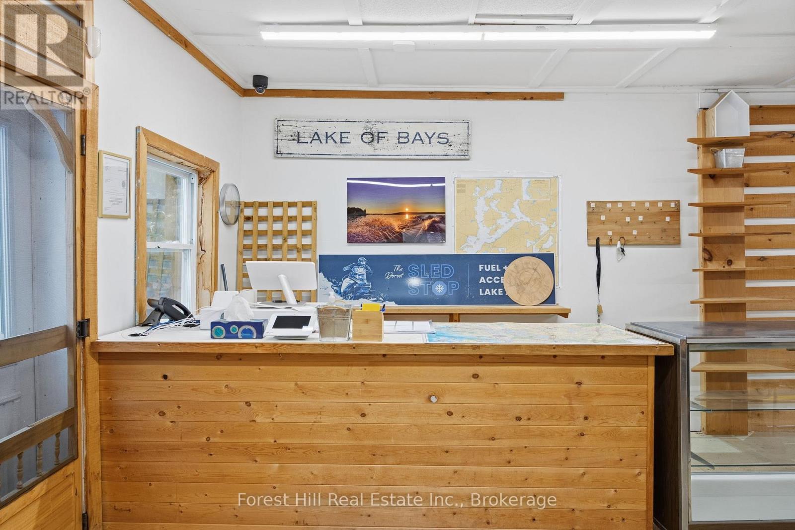 1092 MAIN STREET - 18