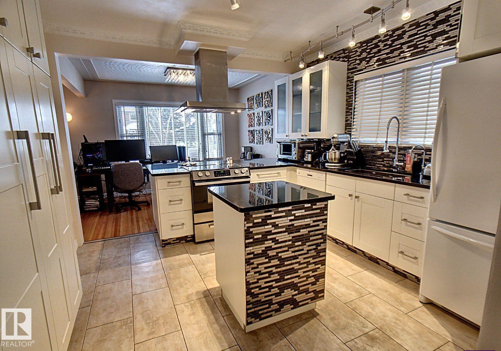 6704 93 ST NW - photo 3
