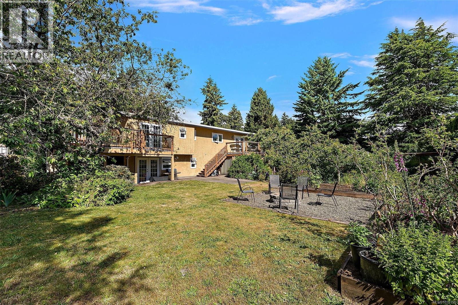 6395 Sunnyslope Dr, Central Saanich