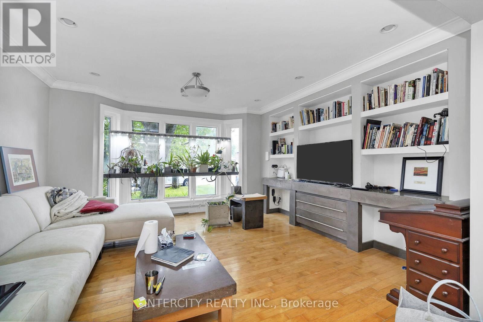 104 ALLINGHAM GARDENS - 10