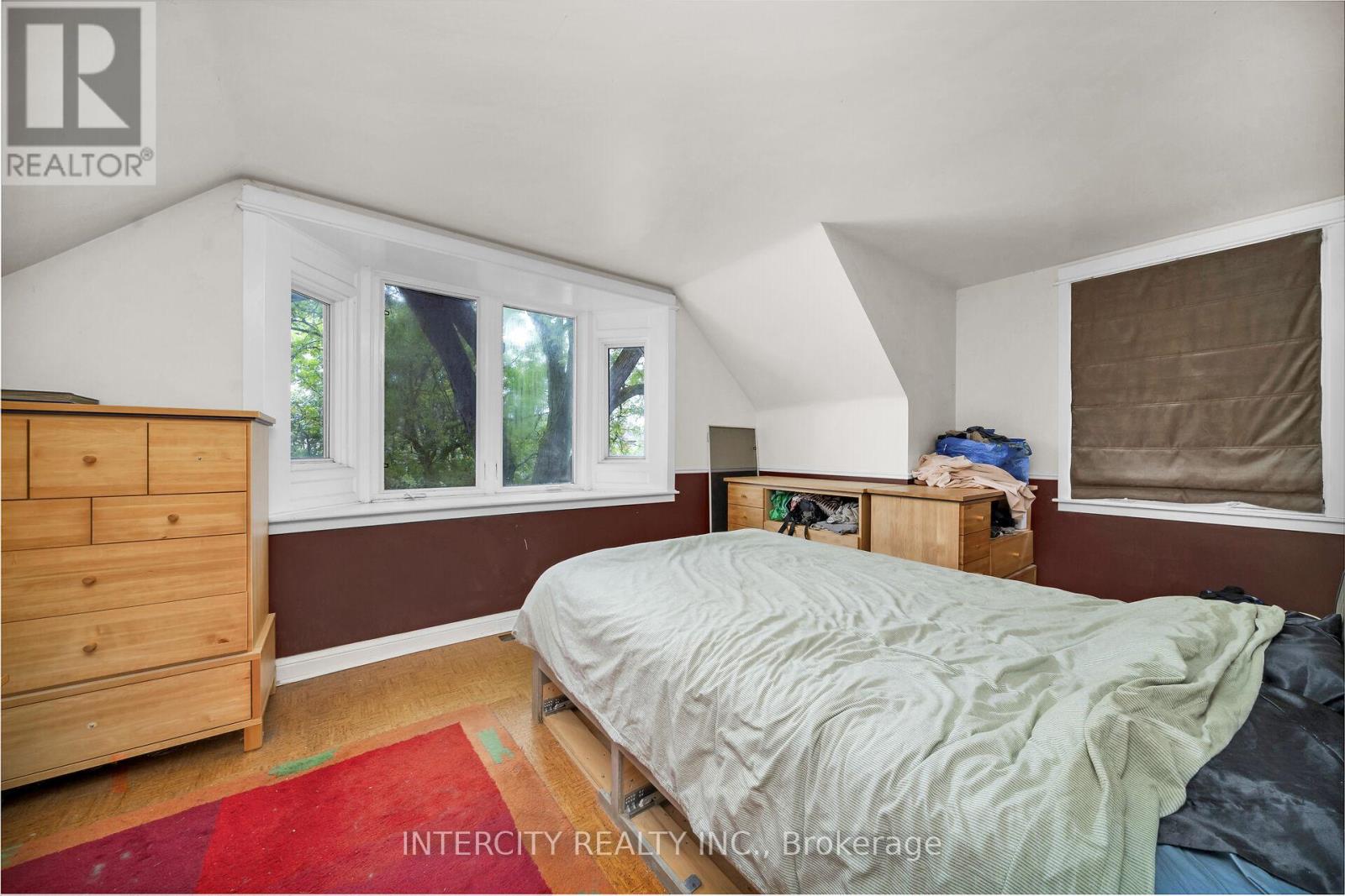 104 ALLINGHAM GARDENS - 14