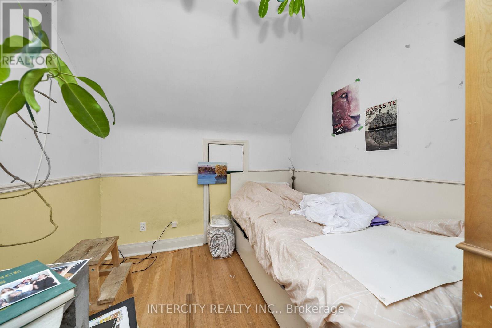 104 ALLINGHAM GARDENS - 16