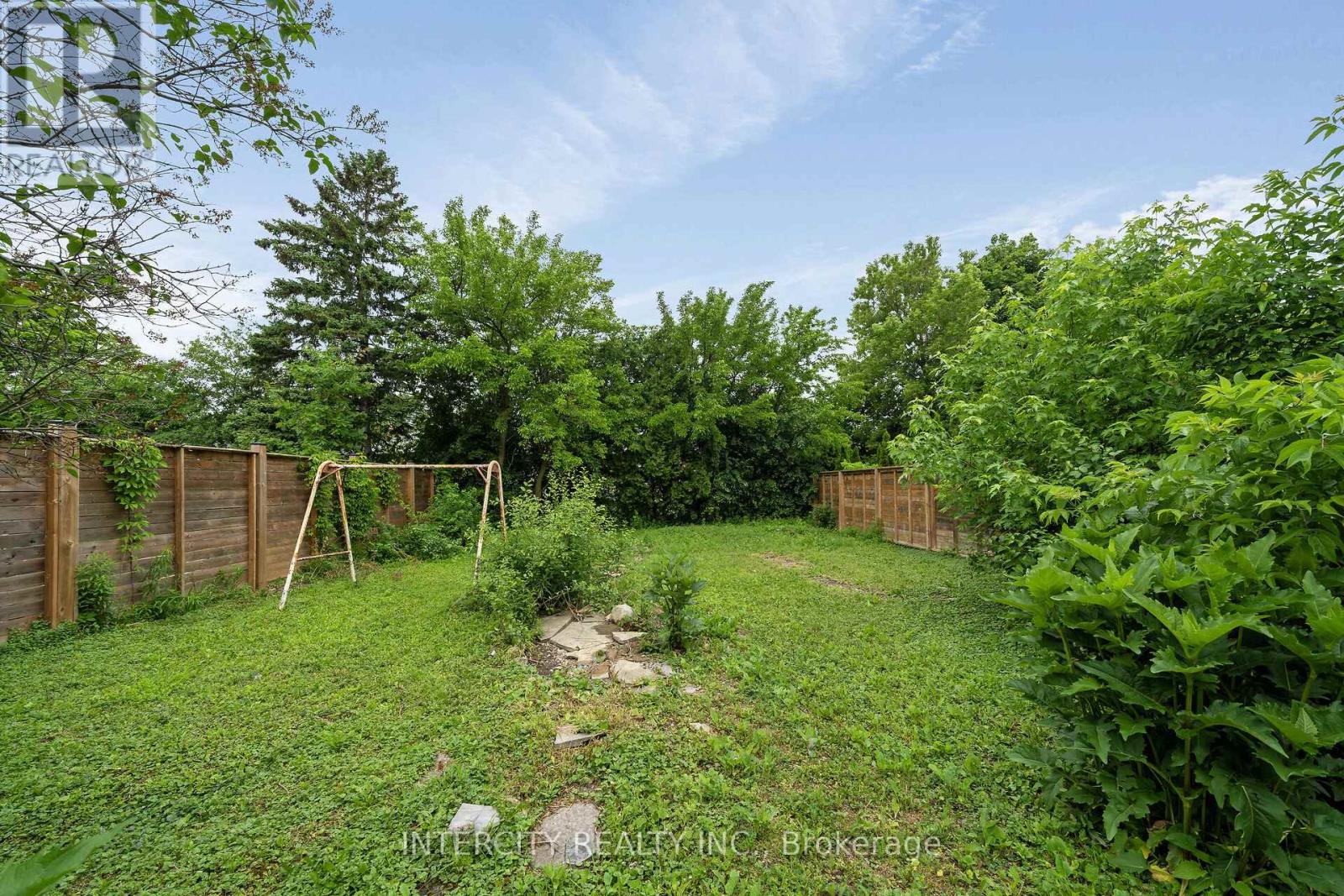 104 ALLINGHAM GARDENS - 24