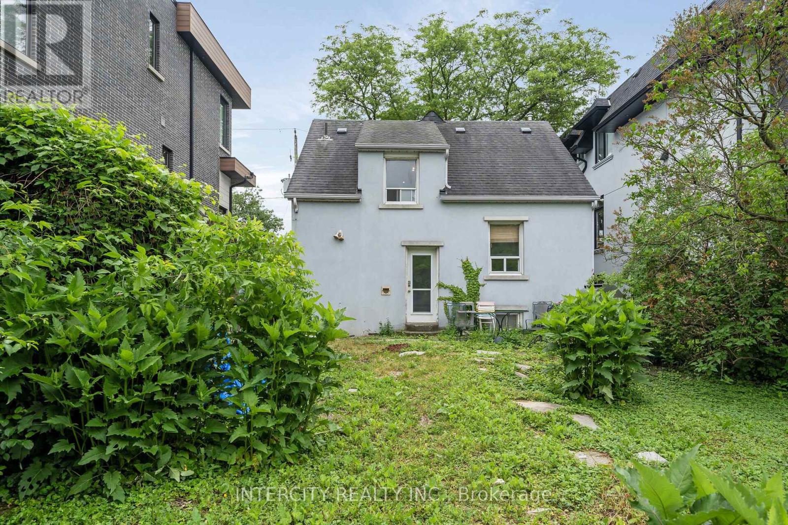 104 ALLINGHAM GARDENS - 26