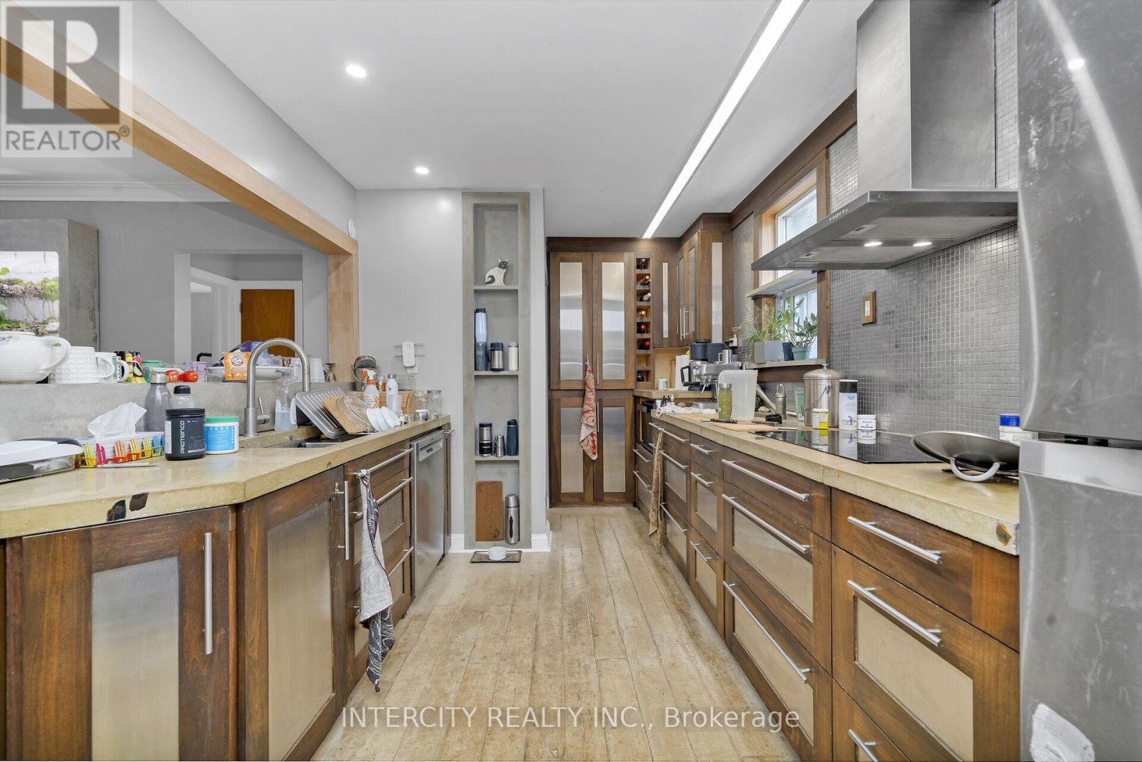 104 ALLINGHAM GARDENS - 5