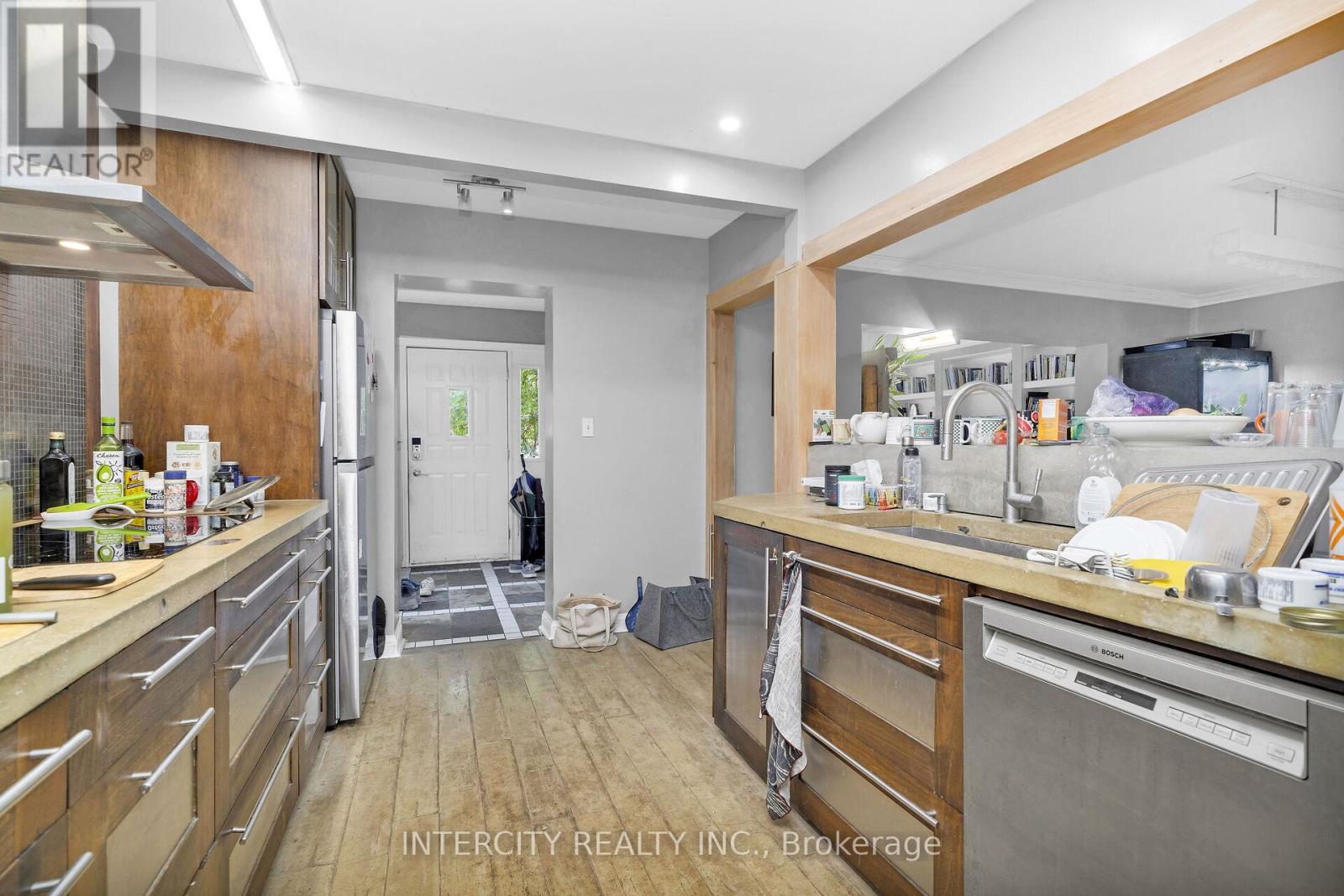 104 ALLINGHAM GARDENS - 6