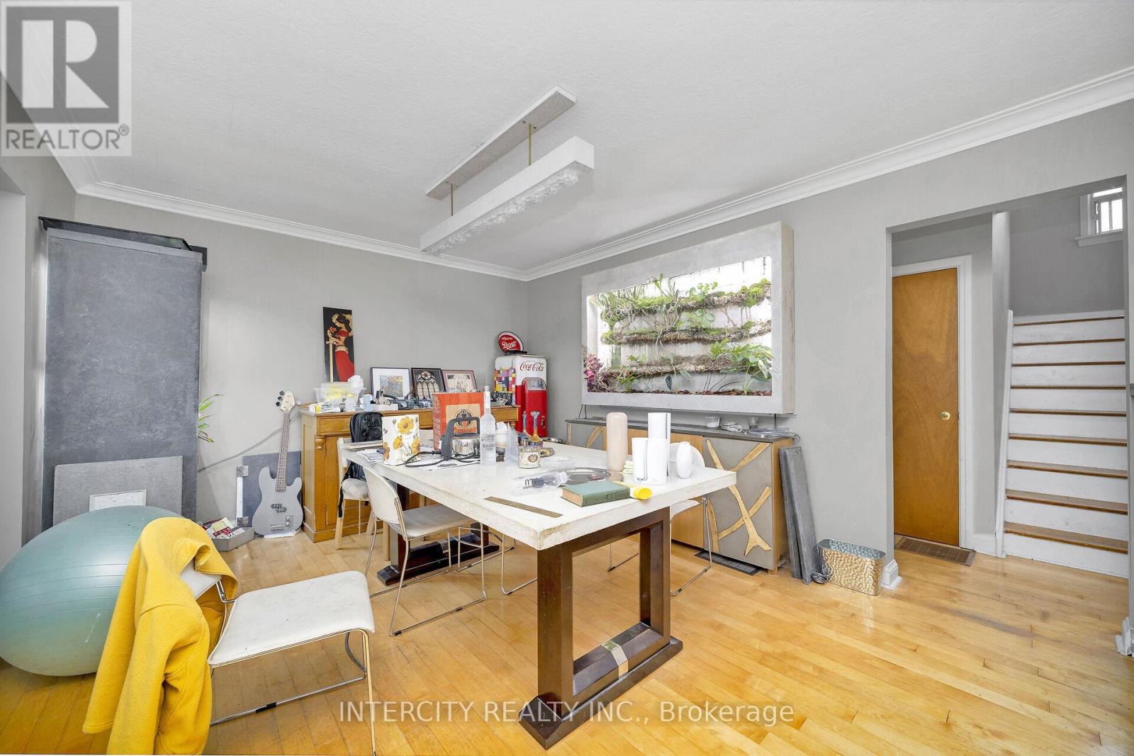 104 ALLINGHAM GARDENS - 8