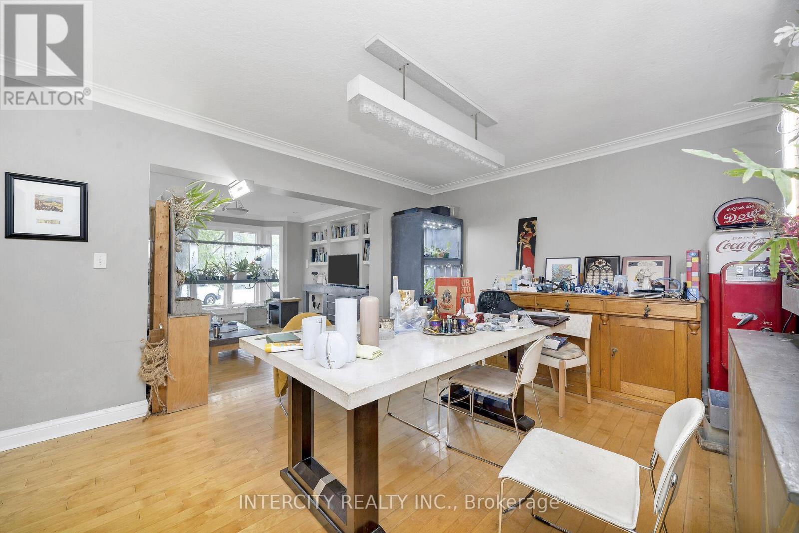 104 ALLINGHAM GARDENS - 9