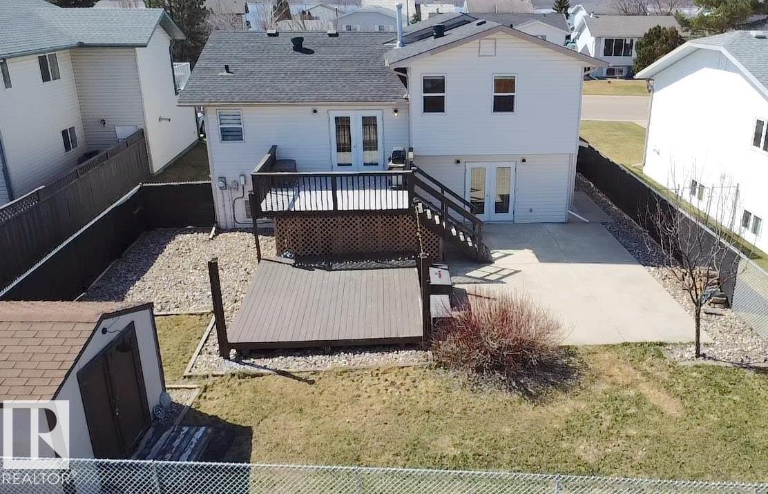 3803 40 AV — photo 34