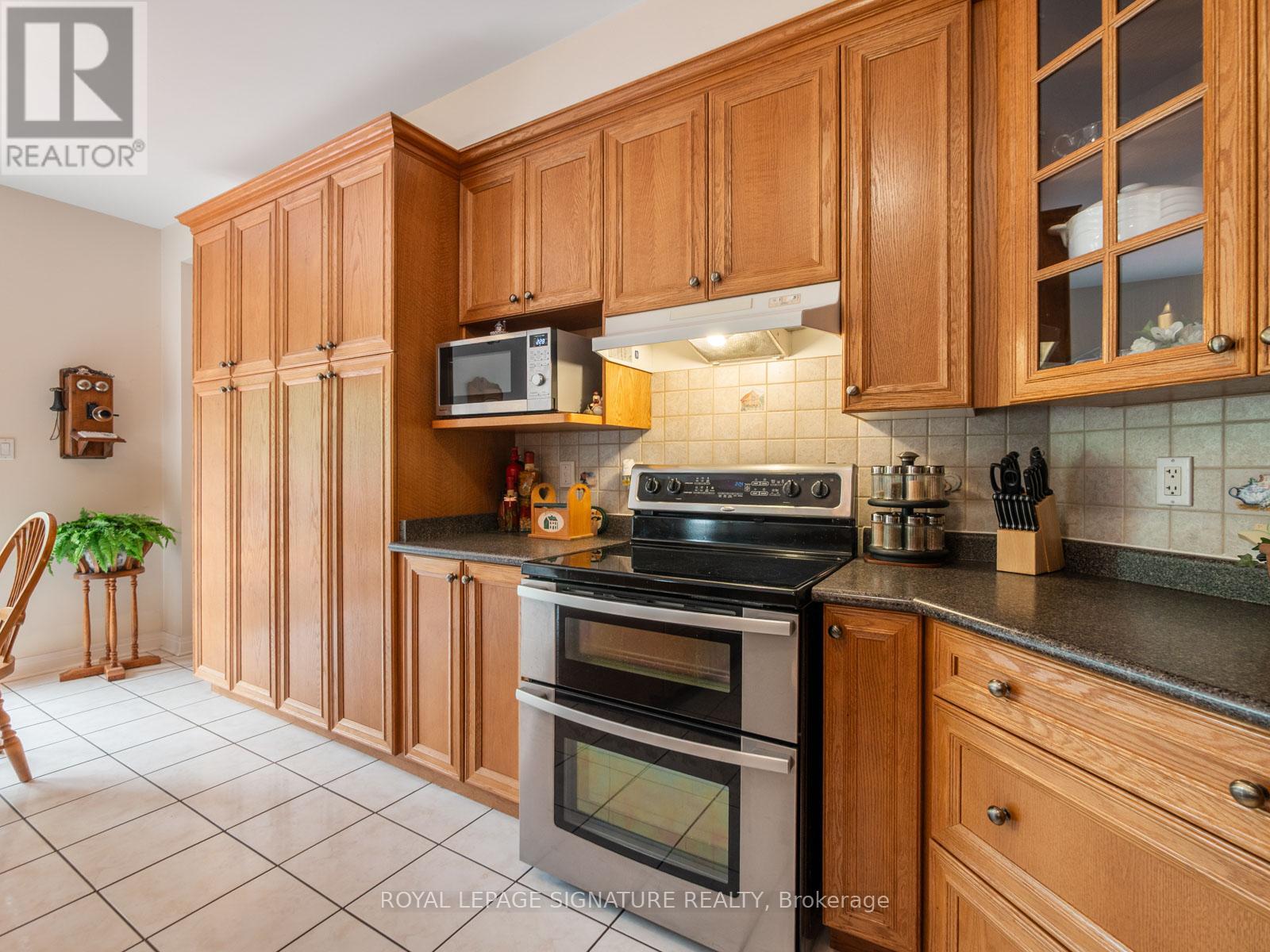 85 FERNCROFT DRIVE - 13
