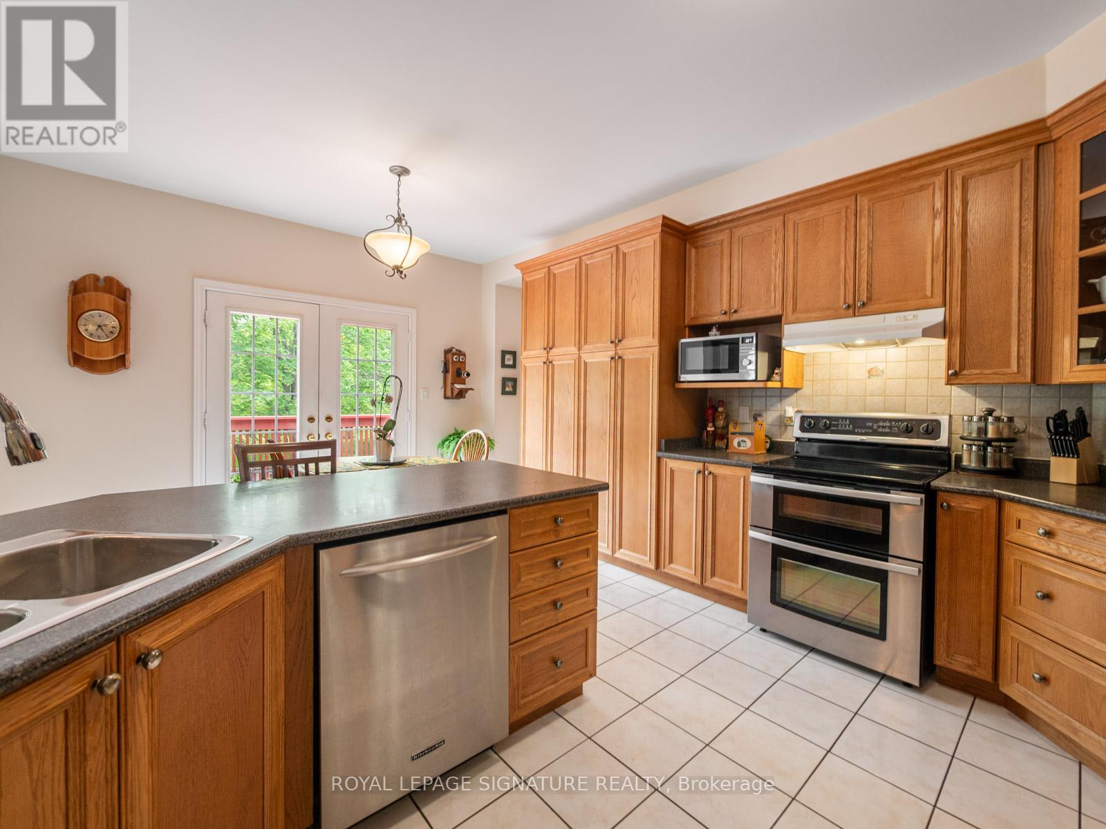 85 FERNCROFT DRIVE - 15