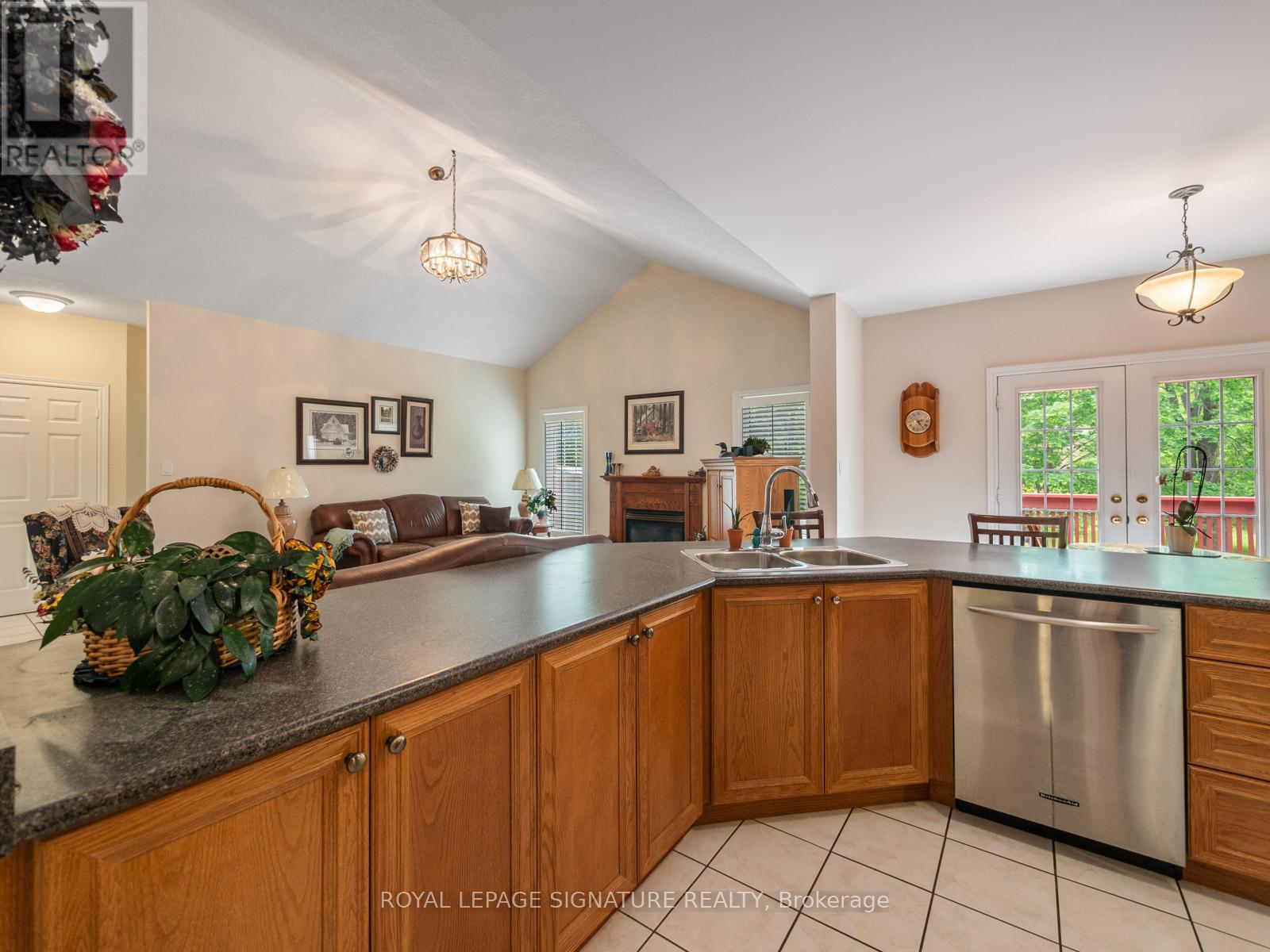 85 FERNCROFT DRIVE - 16