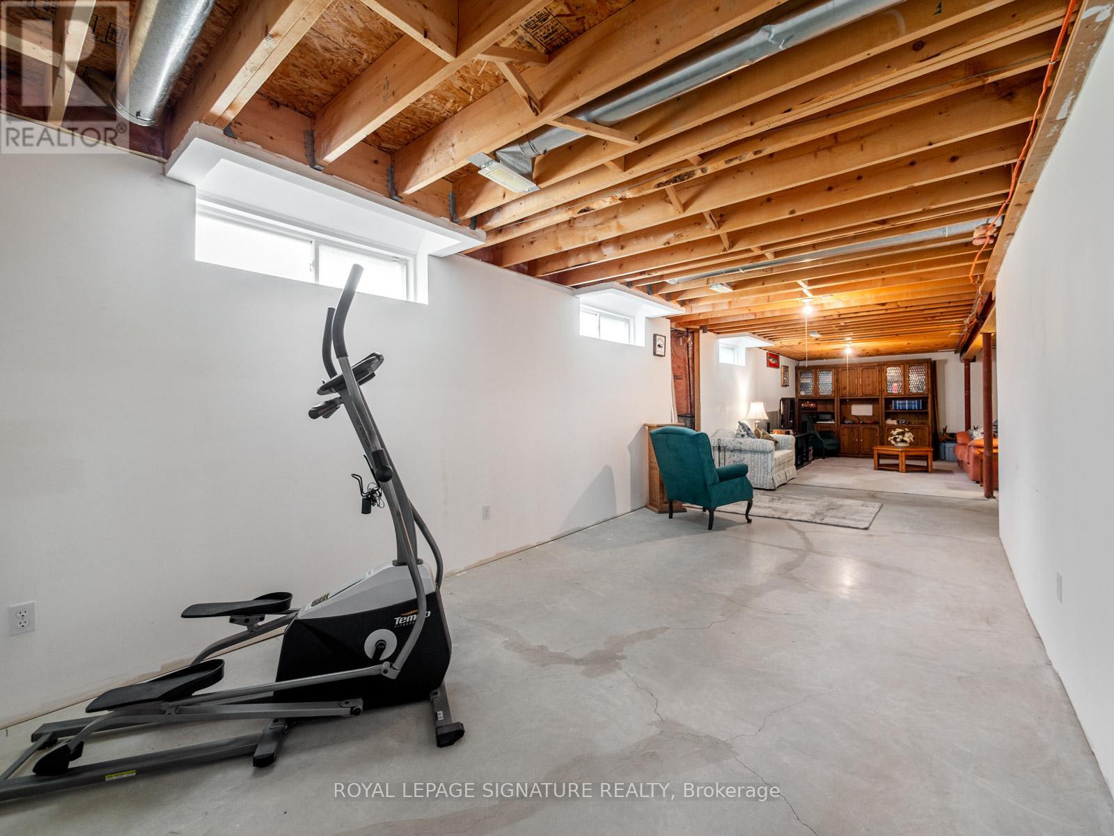 85 FERNCROFT DRIVE - 29