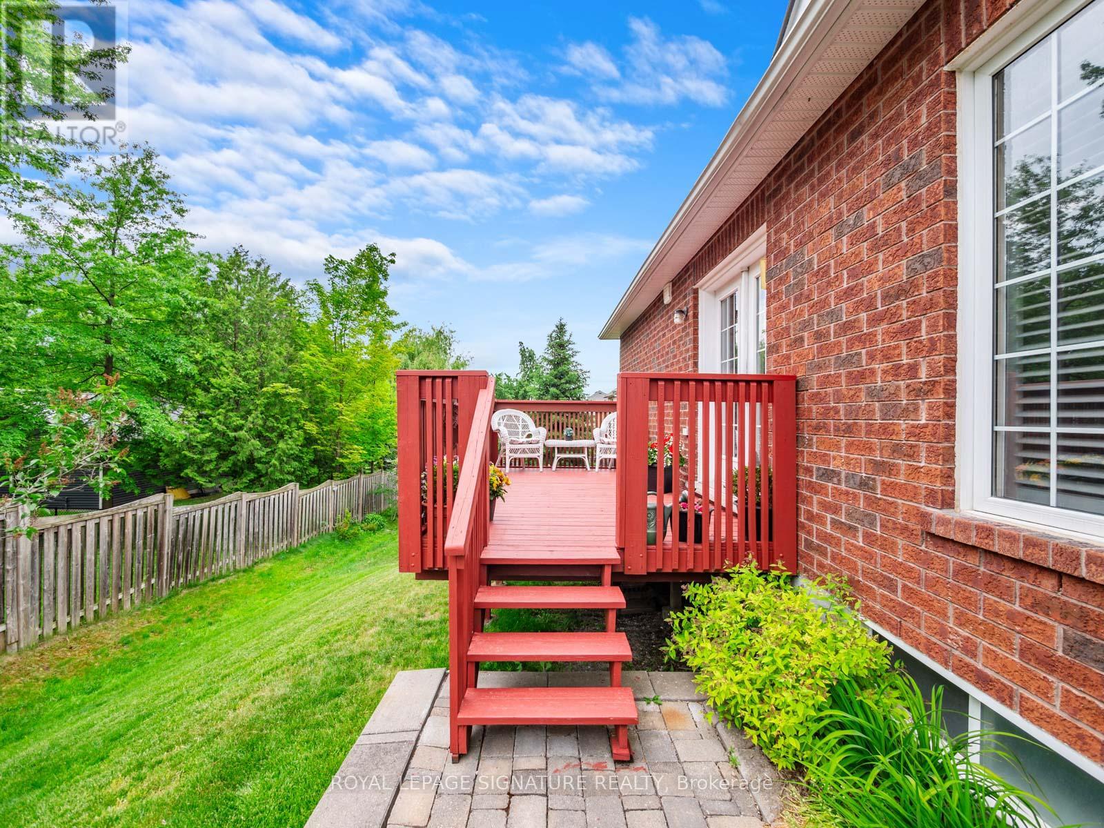 85 FERNCROFT DRIVE - 33