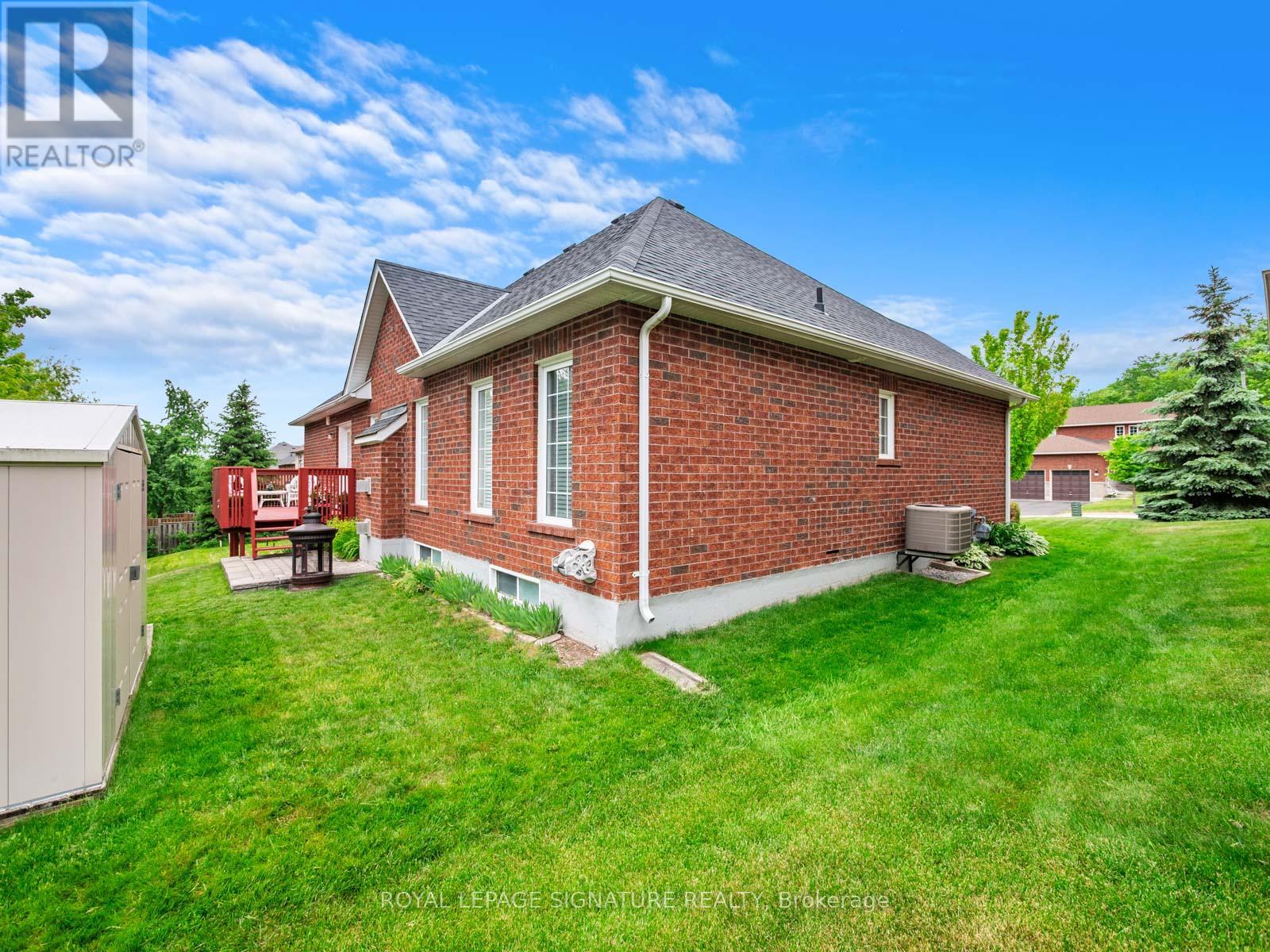 85 FERNCROFT DRIVE - 35