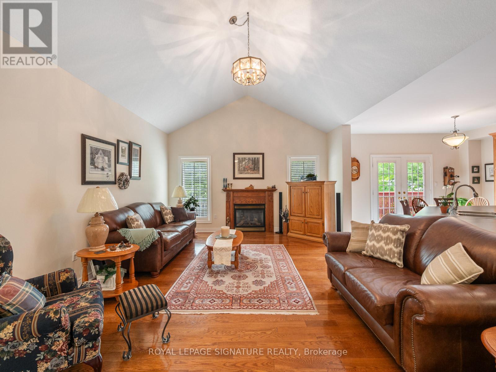 85 FERNCROFT DRIVE - 7