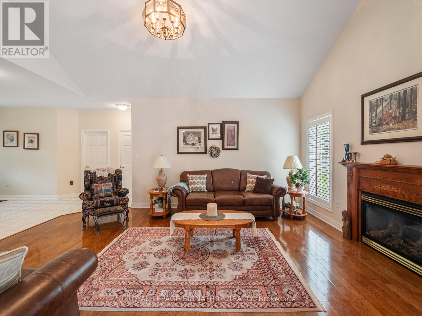 85 FERNCROFT DRIVE - 8