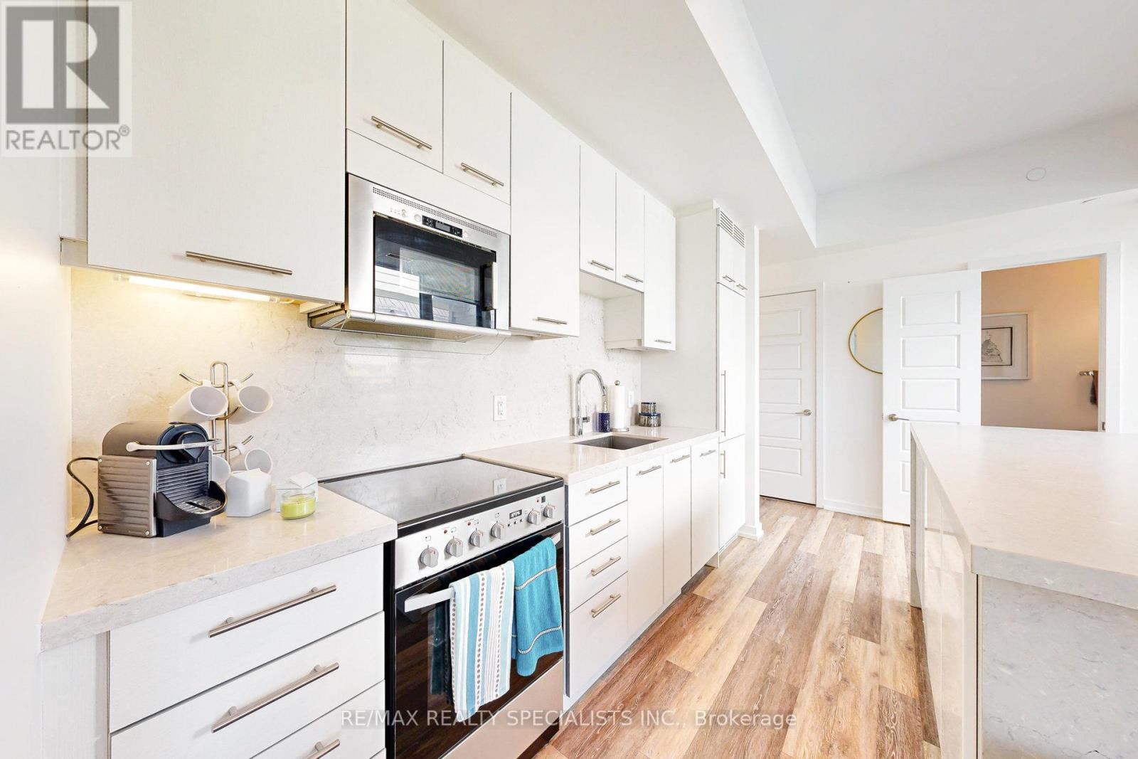 #10 233 BROWARD WAY - 13