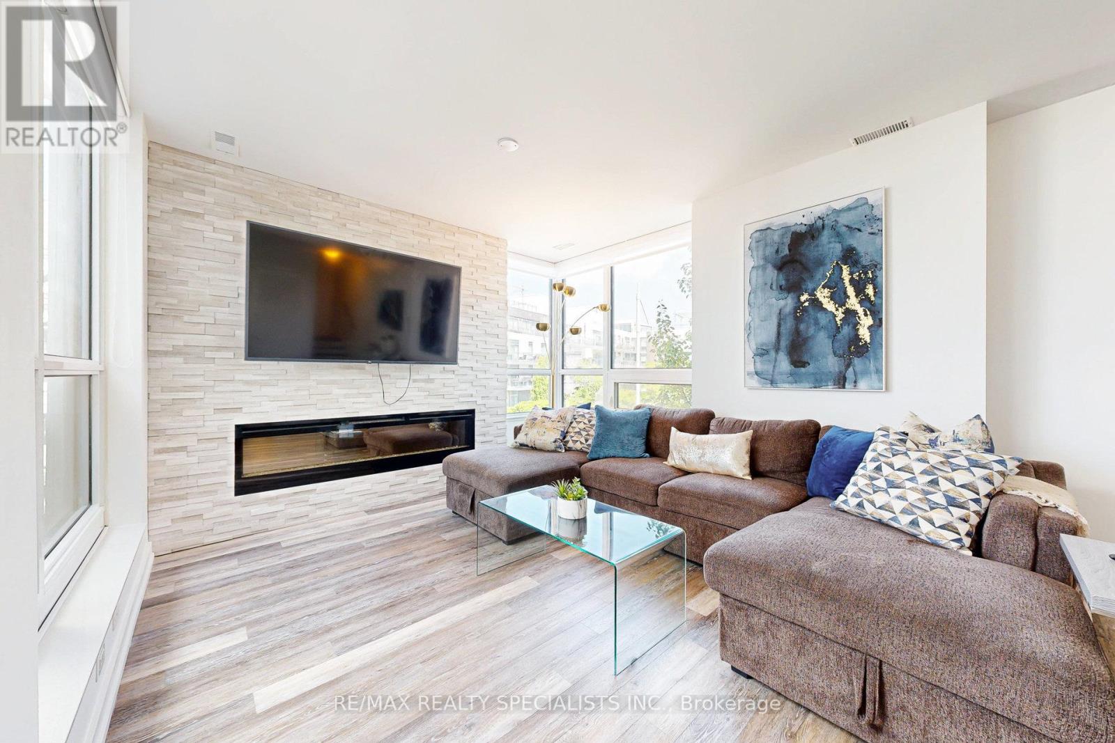 #10 233 BROWARD WAY - 23