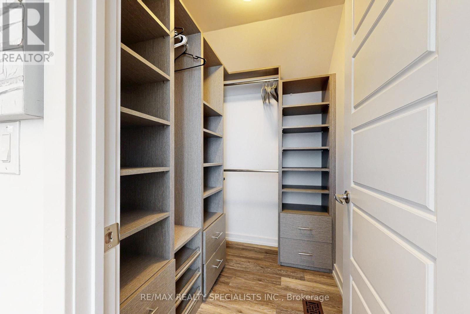 #10 233 BROWARD WAY - 34