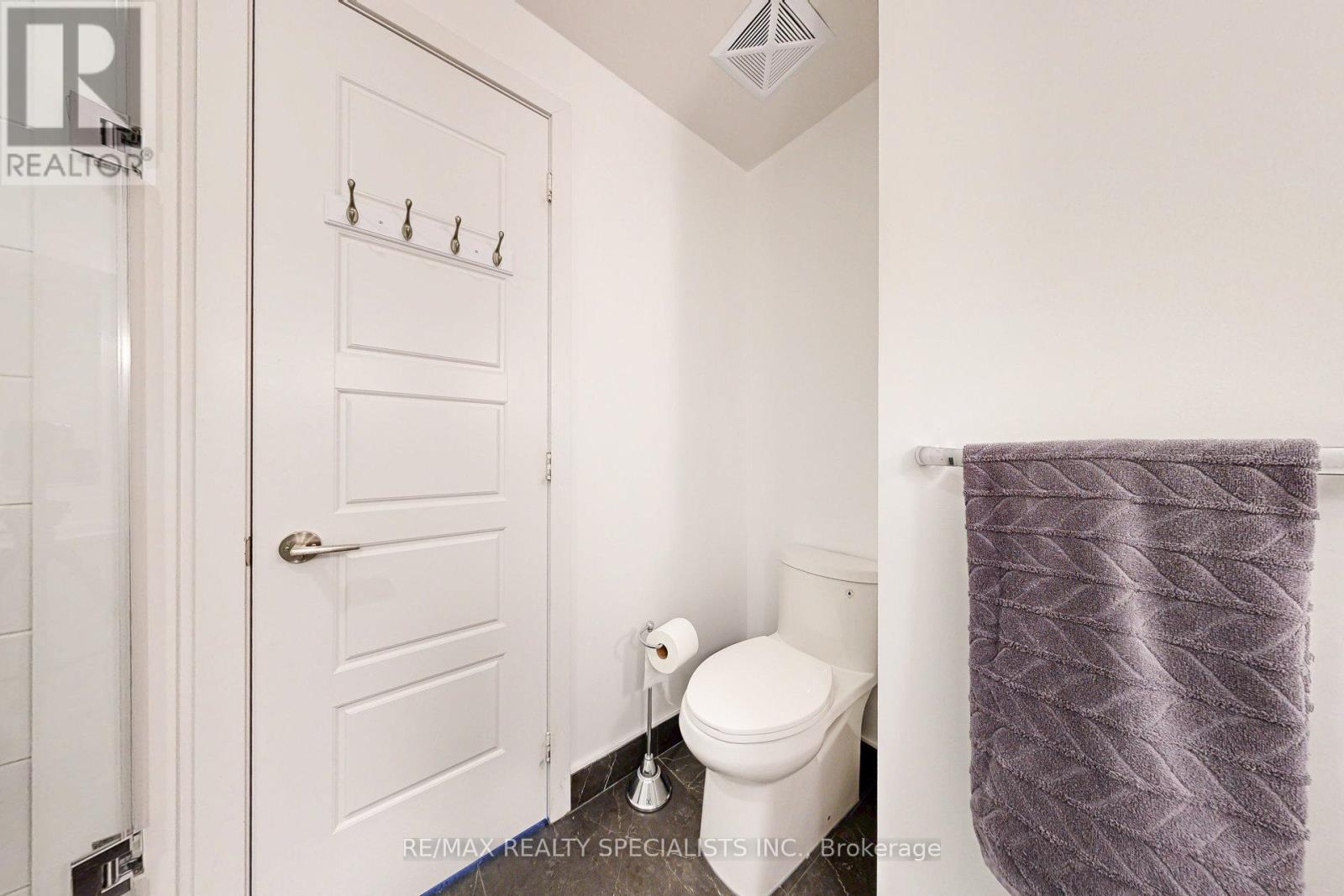 #10 233 BROWARD WAY - 36