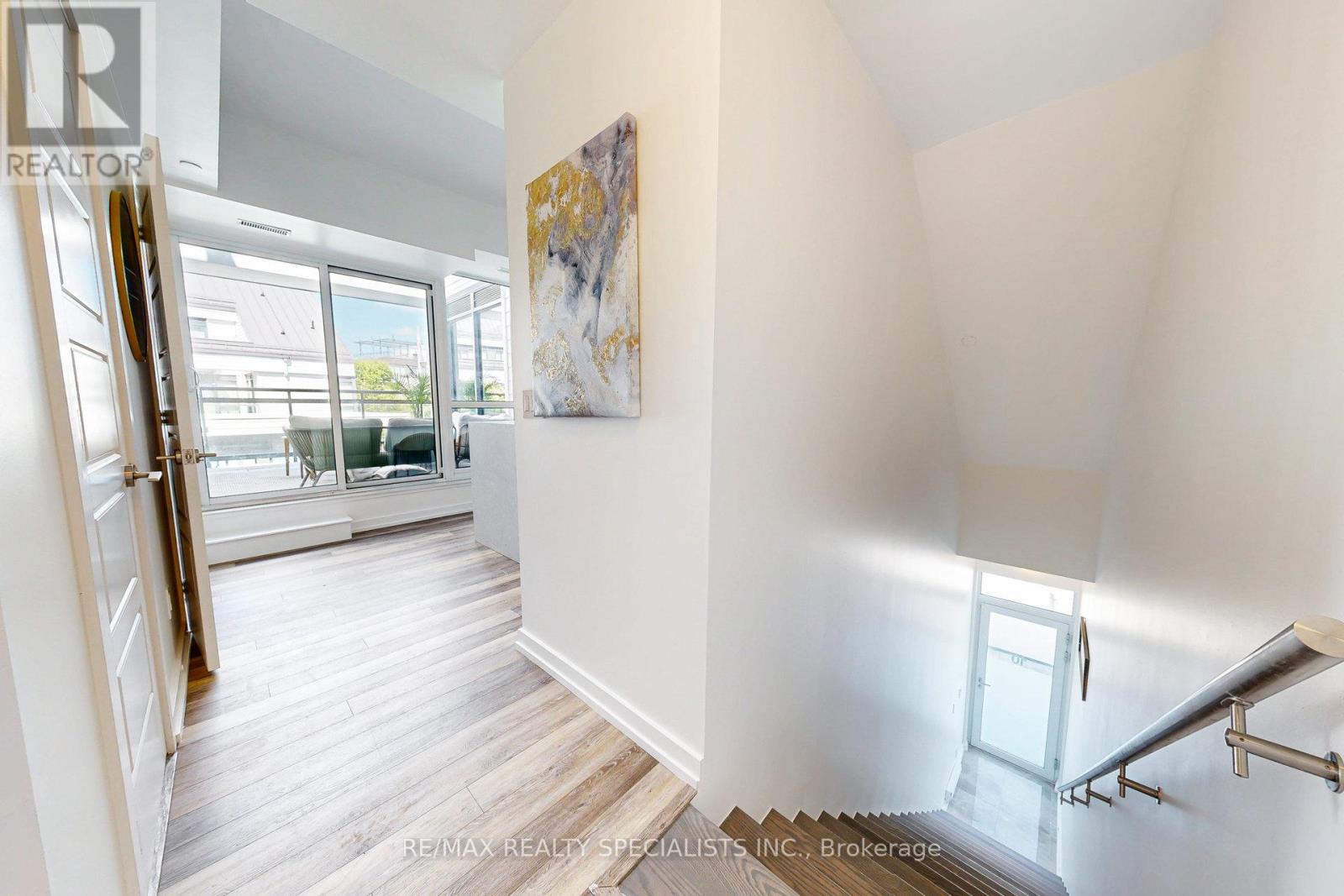 #10 233 BROWARD WAY - 8