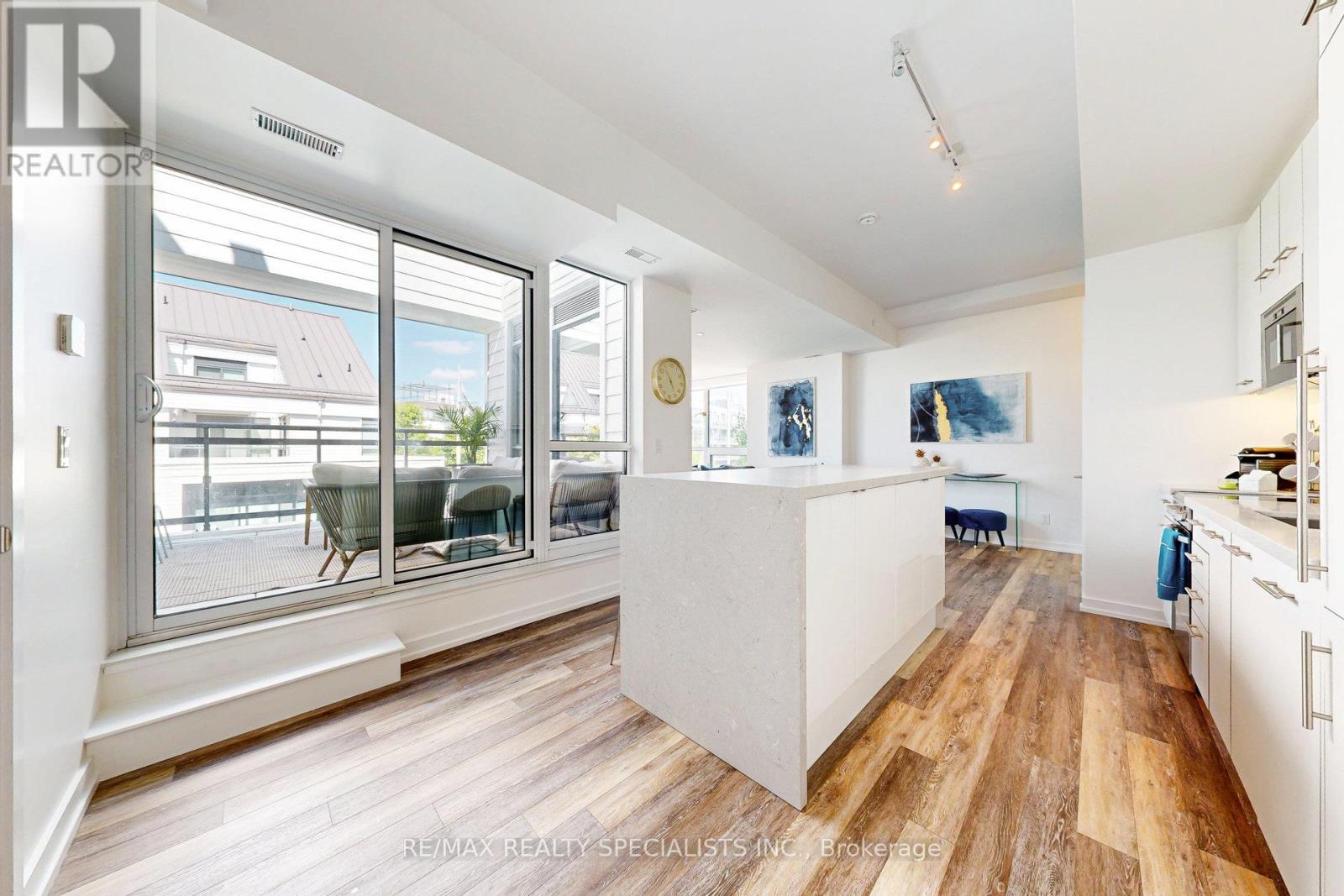 #10 233 BROWARD WAY - 9