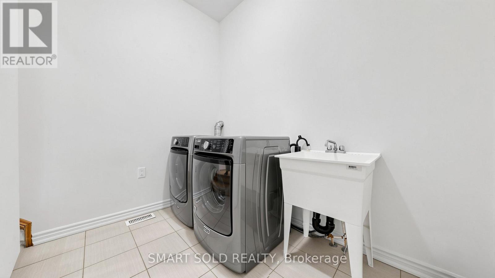 8 SLATER COURT - 16