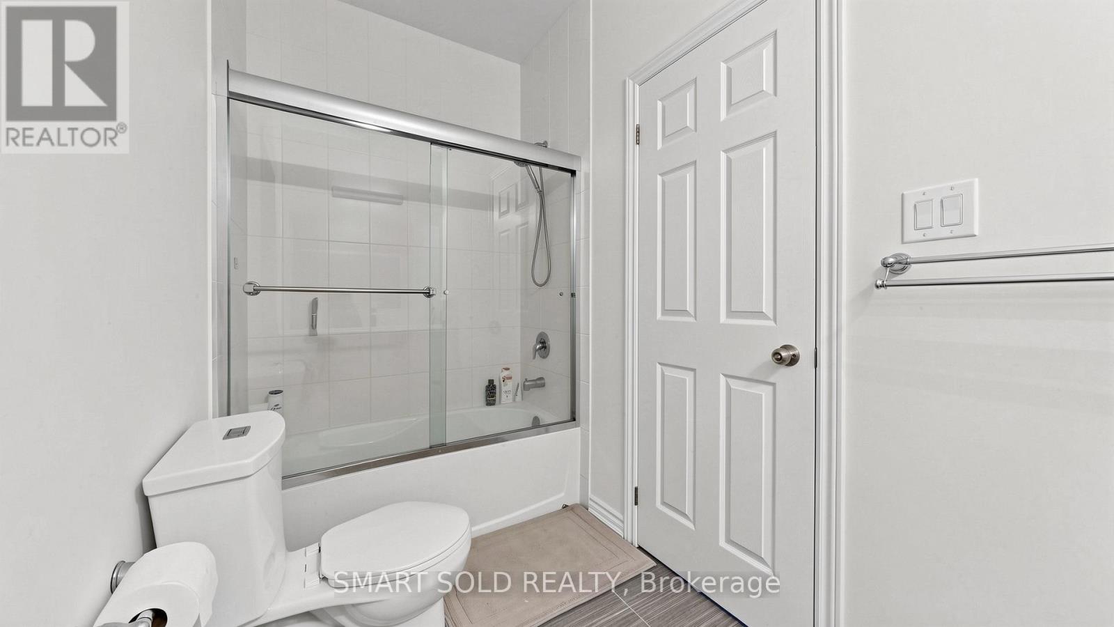 8 SLATER COURT - 25