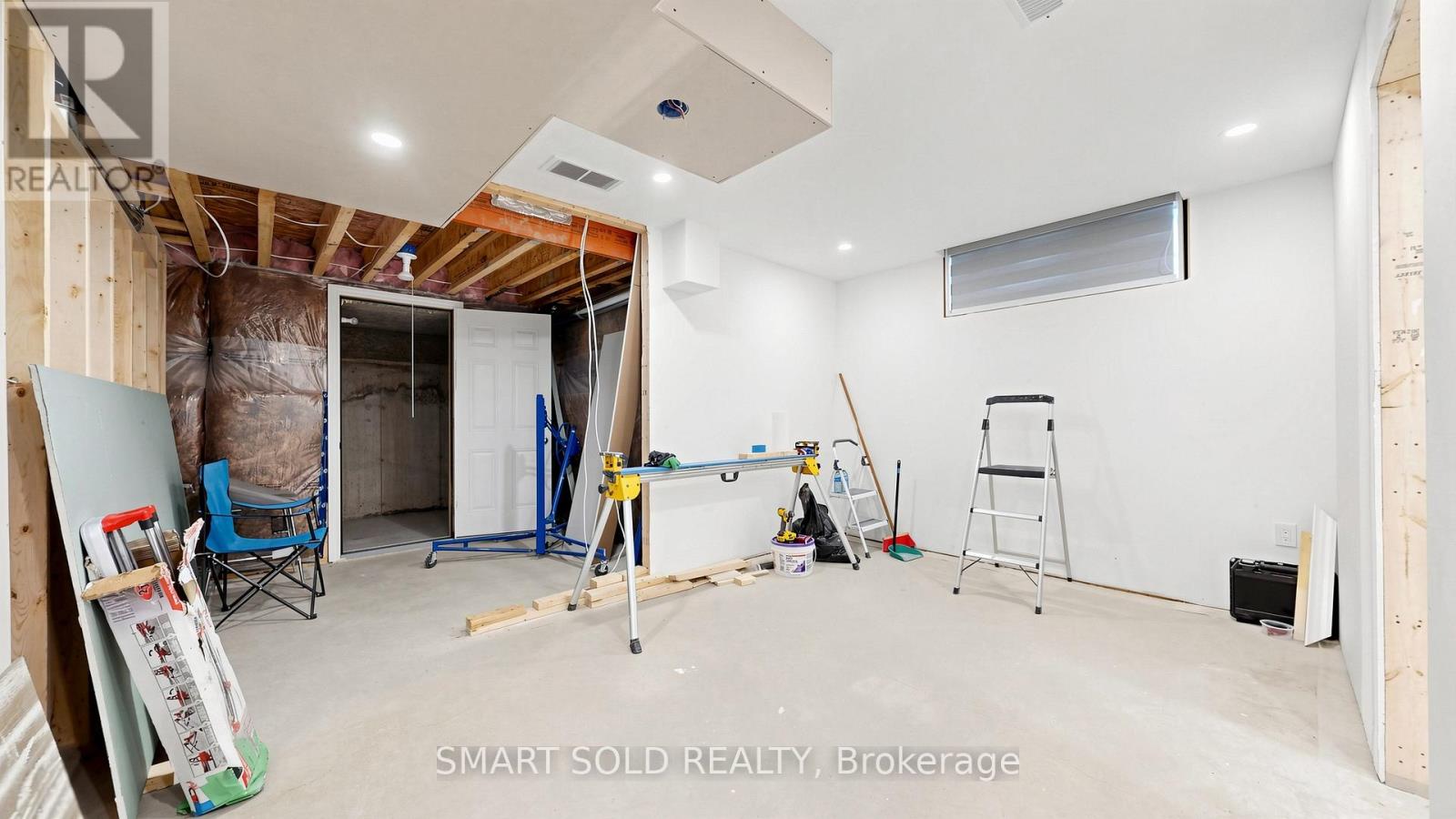 8 SLATER COURT - 26