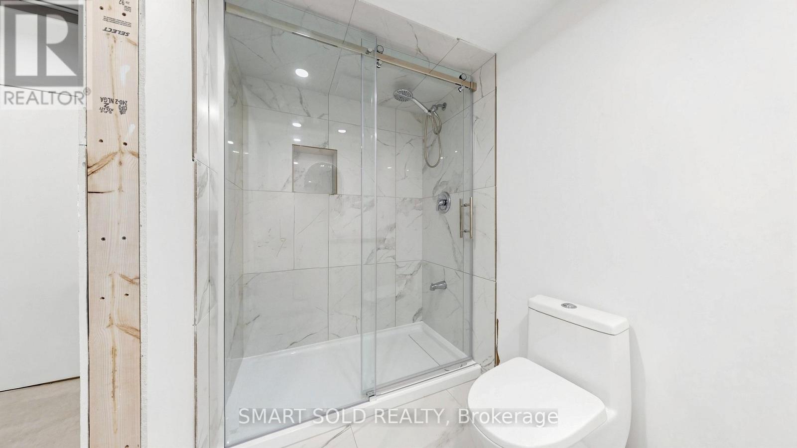 8 SLATER COURT - 28