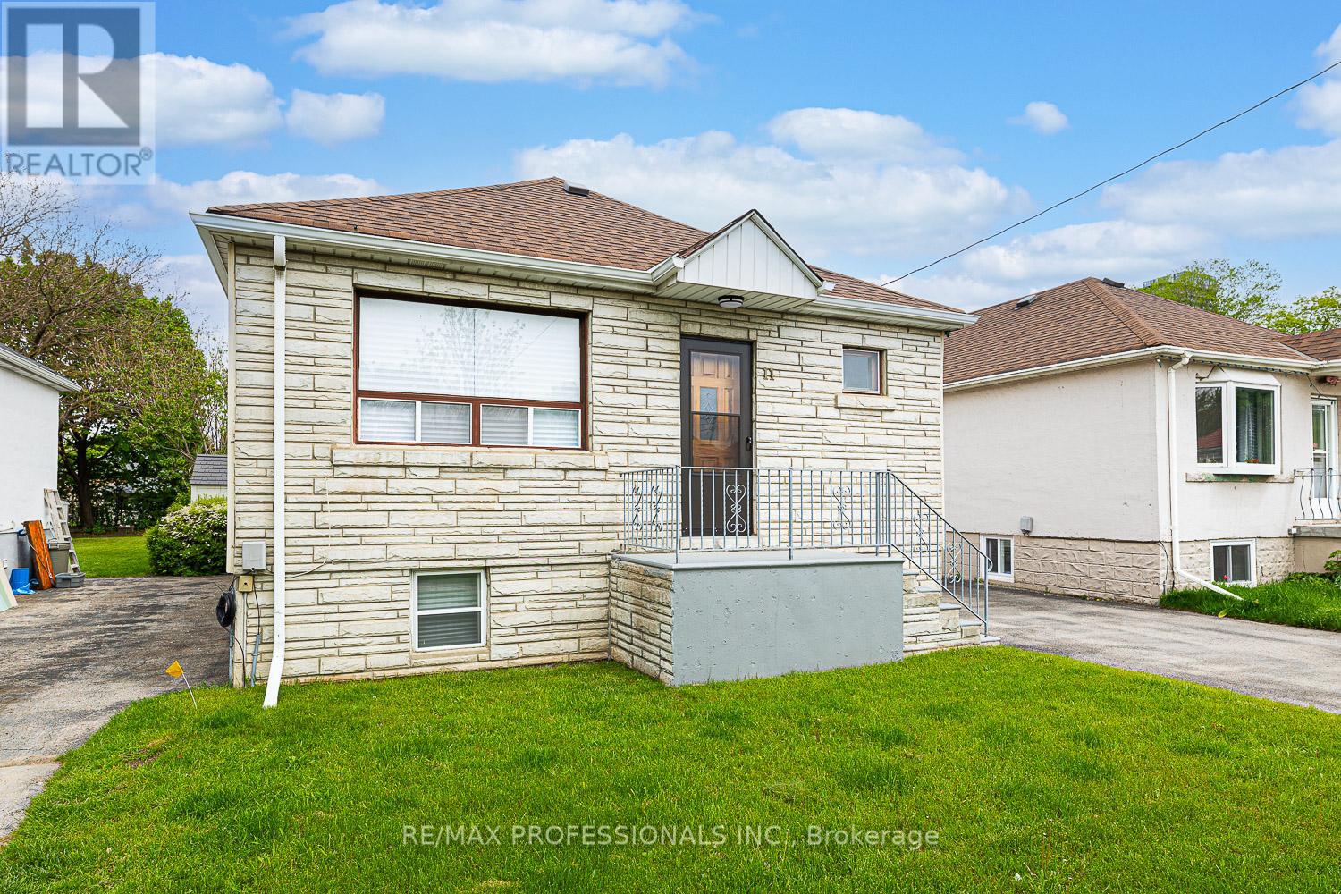11 STOCK AVENUE - 1