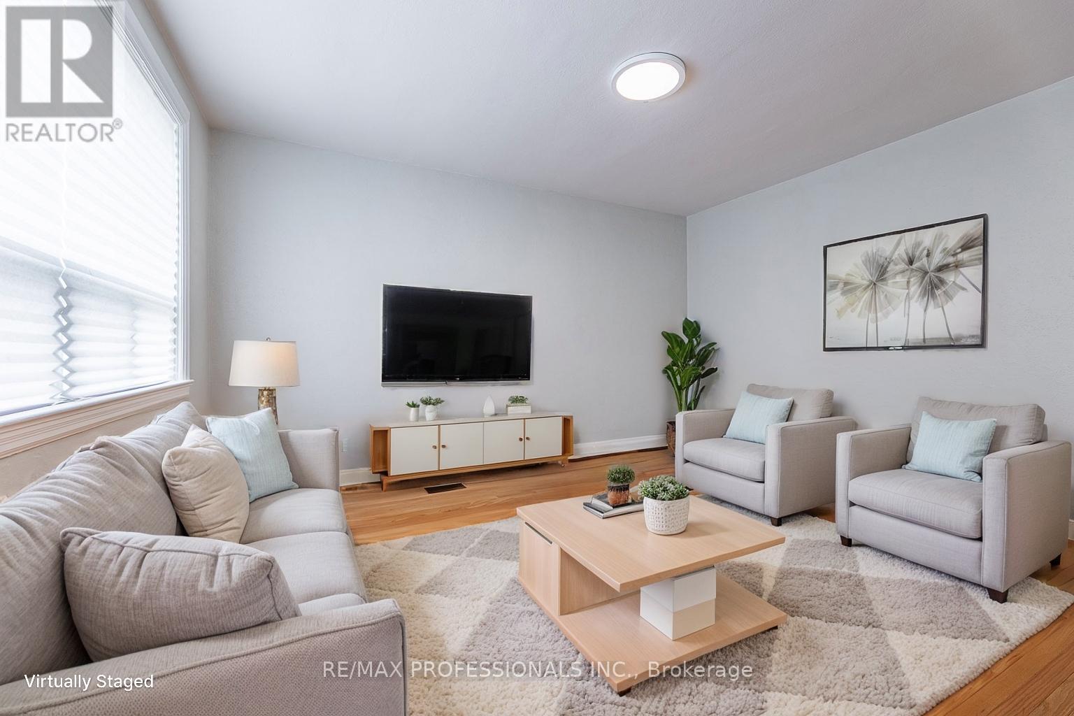 11 STOCK AVENUE - 10