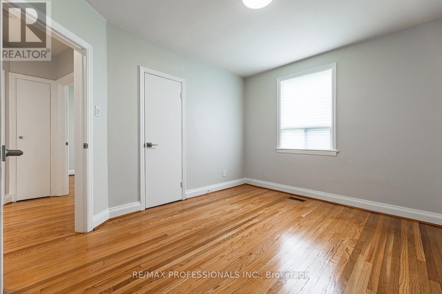 11 STOCK AVENUE - 17