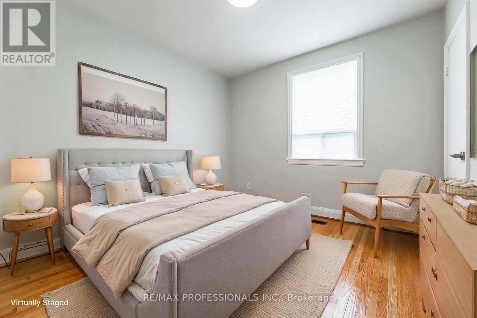 11 STOCK AVENUE - 18