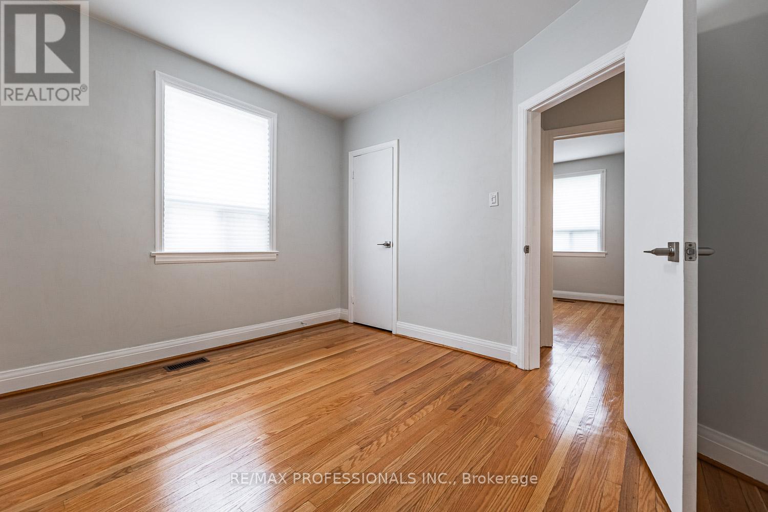 11 STOCK AVENUE - 20