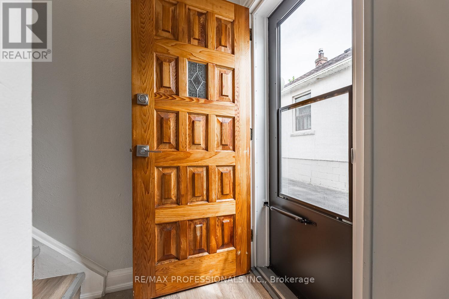 11 STOCK AVENUE - 22