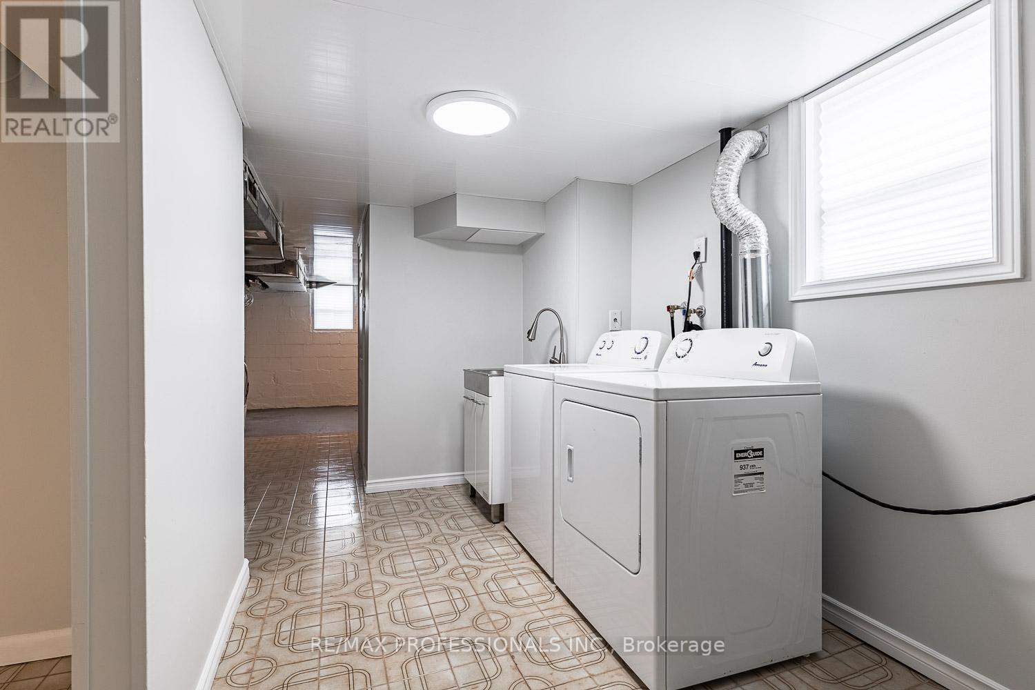 11 STOCK AVENUE - 31