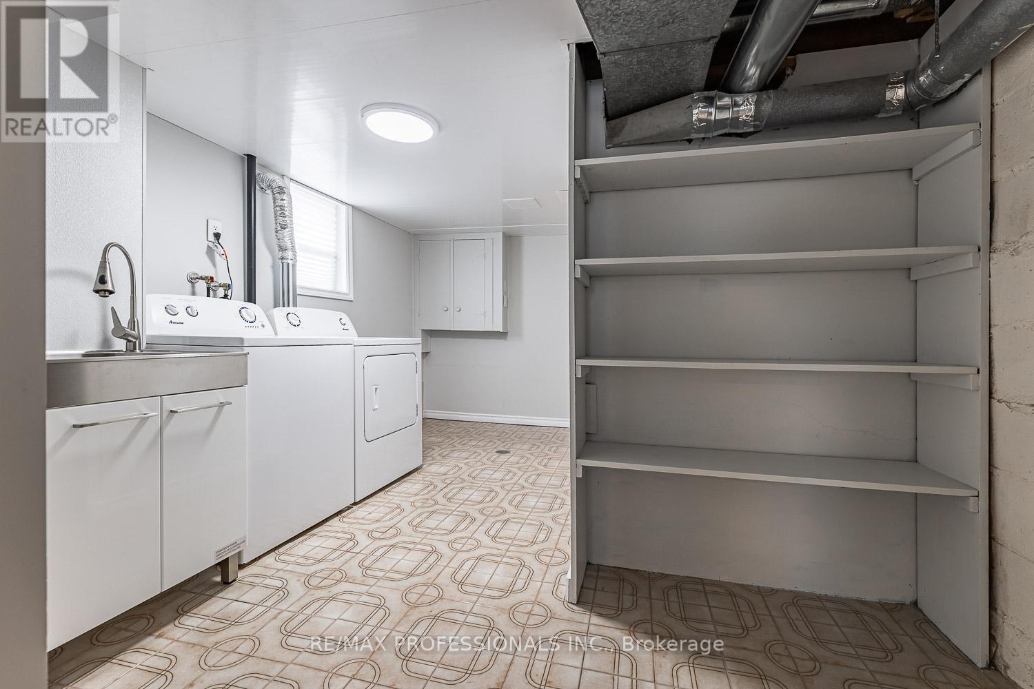 11 STOCK AVENUE - 32