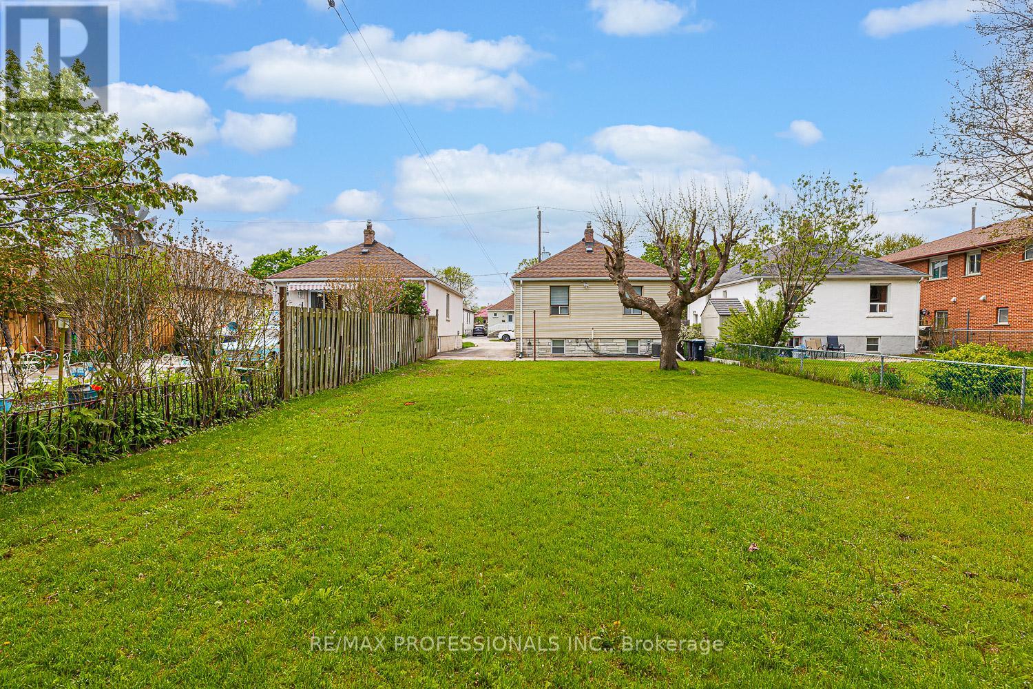 11 STOCK AVENUE - 36