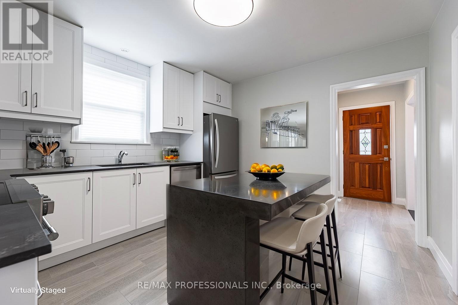 11 STOCK AVENUE - 7