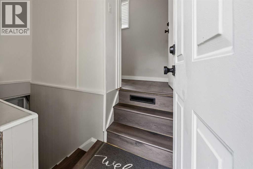 3807 1 Street NE - 18